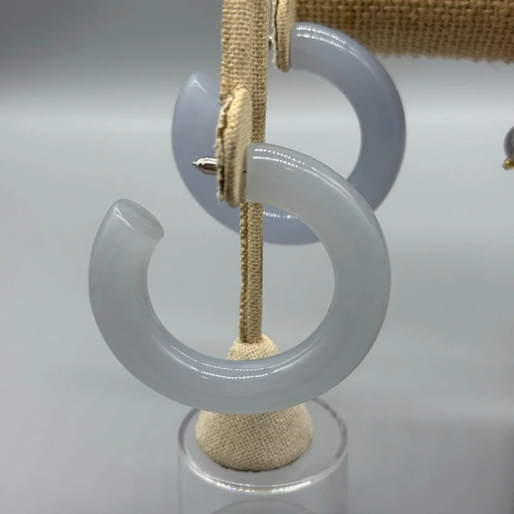 VINTAGE SET OF HOOP EARRINGS AND BRACELET - Picture 2 of 11